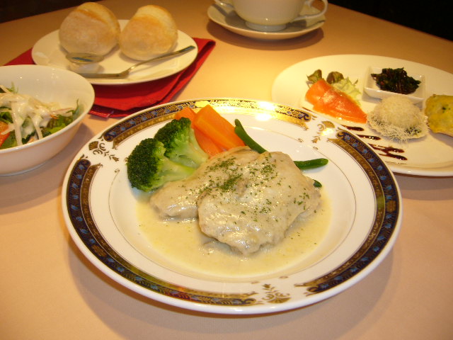 軽井沢　夕食鶏もも肉のフリカッセ割引延長