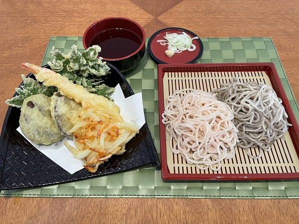 桜の絹引きうどんセット