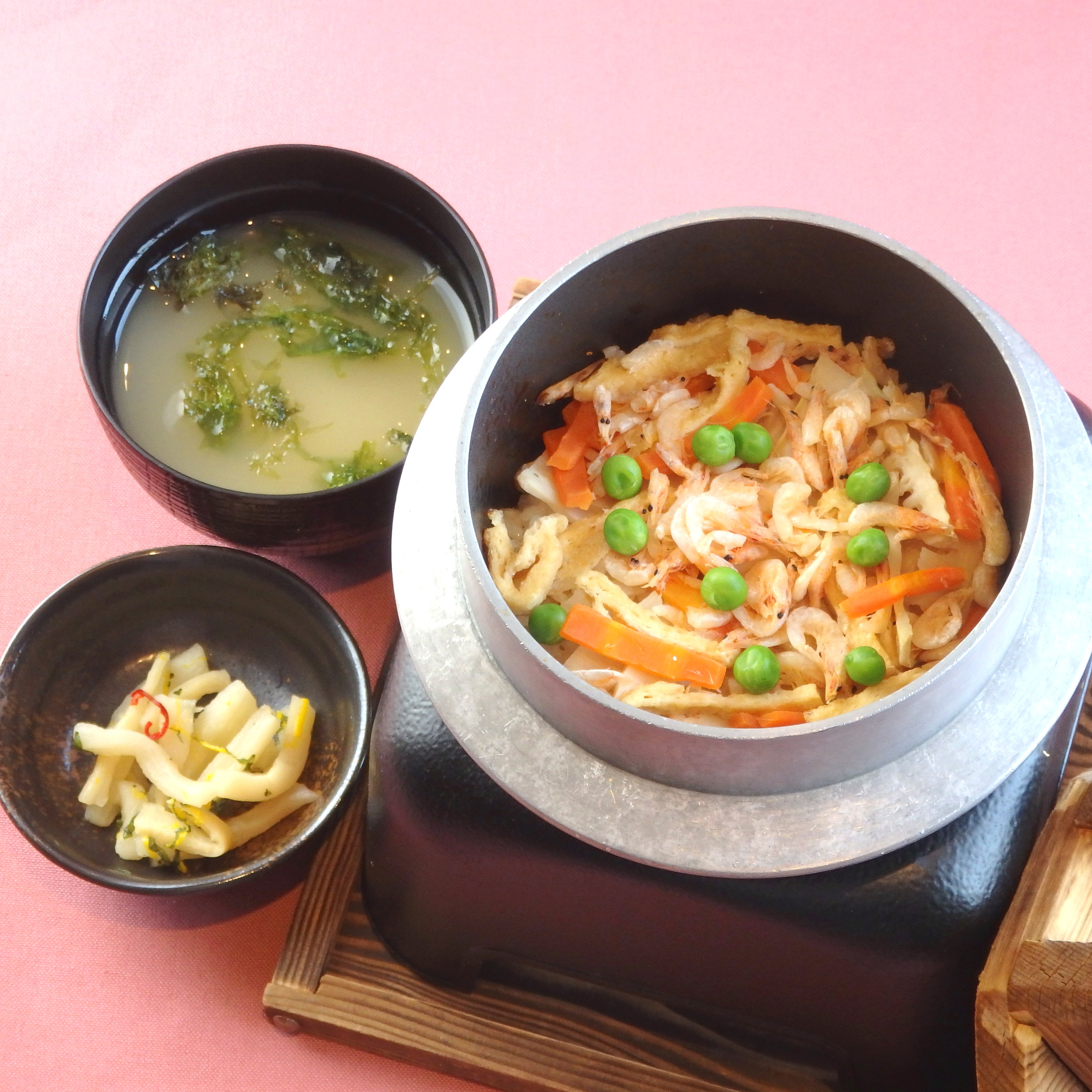 NEW　桜海老と筍の釜飯セット　3/22から