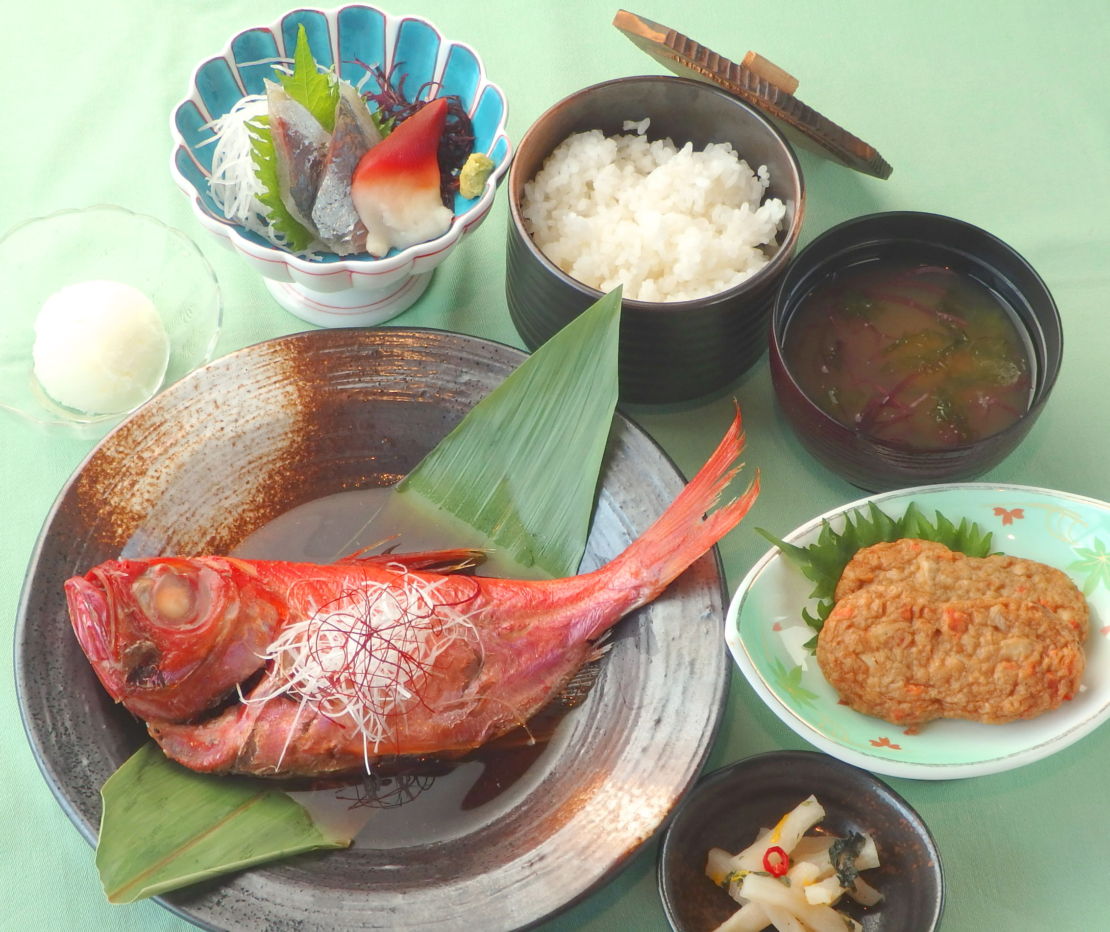 大室（白飯付き） 定番メニューです