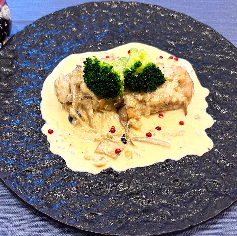 NEW！　メイン単品　チキンの信州きのこクリーム煮
