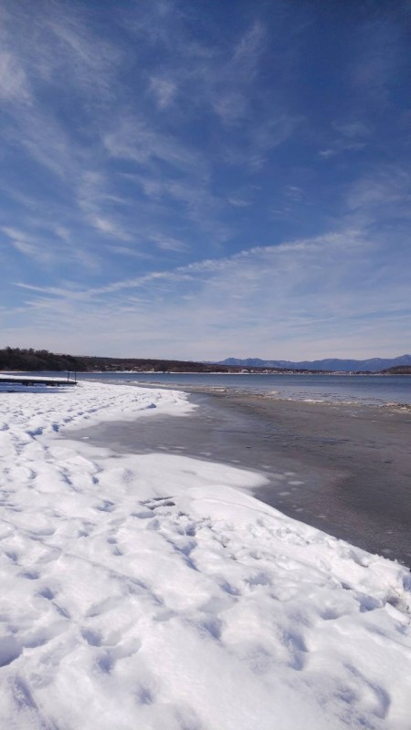 山中湖結氷と雪